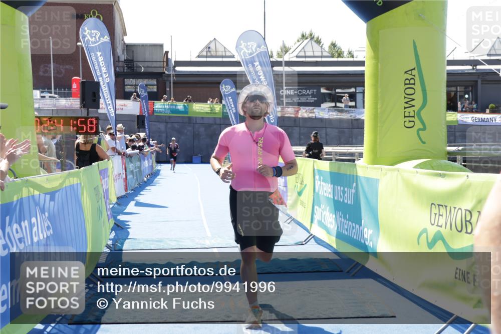 09.08.2026 - GEWOBA Citytriathlon Bremen Yannick Fuchs http://msf.ph/oto/9941996 09.08.2026 14:08:21 Ziel 692, 793 meine-sportfotos.de