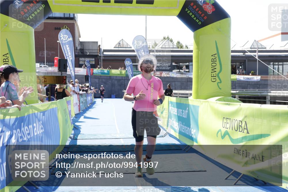 09.08.2026 - GEWOBA Citytriathlon Bremen Yannick Fuchs http://msf.ph/oto/9941997 09.08.2026 14:08:21 Ziel 692, 793 meine-sportfotos.de