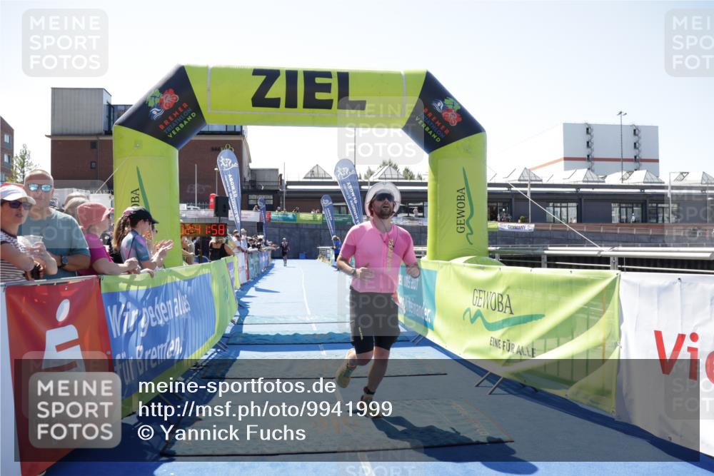 09.08.2026 - GEWOBA Citytriathlon Bremen Yannick Fuchs http://msf.ph/oto/9941999 09.08.2026 14:08:21 Ziel 692, 793 meine-sportfotos.de