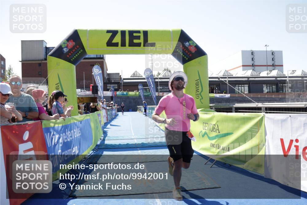 09.08.2026 - GEWOBA Citytriathlon Bremen Yannick Fuchs http://msf.ph/oto/9942001 09.08.2026 14:08:21 Ziel 692, 793 meine-sportfotos.de