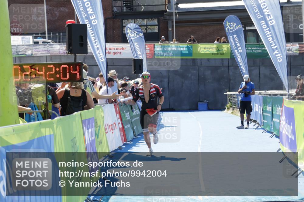 09.08.2026 - GEWOBA Citytriathlon Bremen Yannick Fuchs http://msf.ph/oto/9942004 09.08.2026 14:08:26 Ziel 711 meine-sportfotos.de