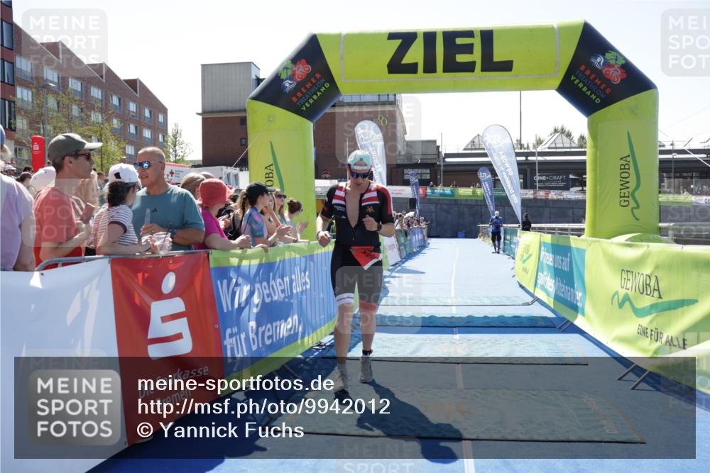 09.08.2026 - GEWOBA Citytriathlon Bremen Yannick Fuchs http://msf.ph/oto/9942012 09.08.2026 14:08:30 Ziel 711 meine-sportfotos.de