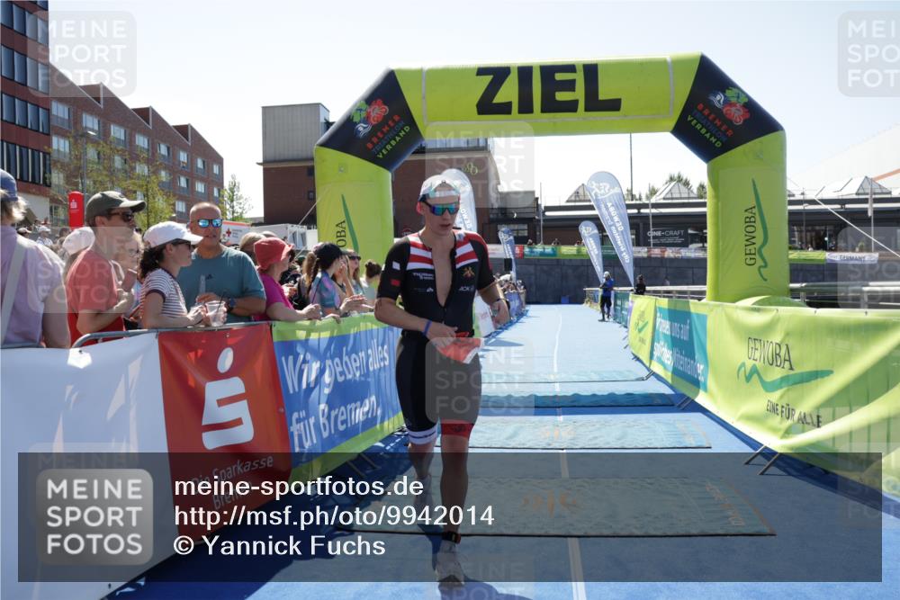 09.08.2026 - GEWOBA Citytriathlon Bremen Yannick Fuchs http://msf.ph/oto/9942014 09.08.2026 14:08:31 Ziel 711 meine-sportfotos.de