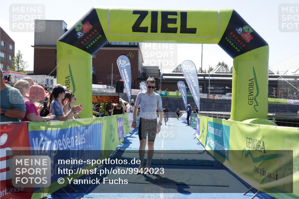 09.08.2026 - GEWOBA Citytriathlon Bremen Yannick Fuchs http://msf.ph/oto/9942023 09.08.2026 14:08:44 Ziel 662, 677 meine-sportfotos.de