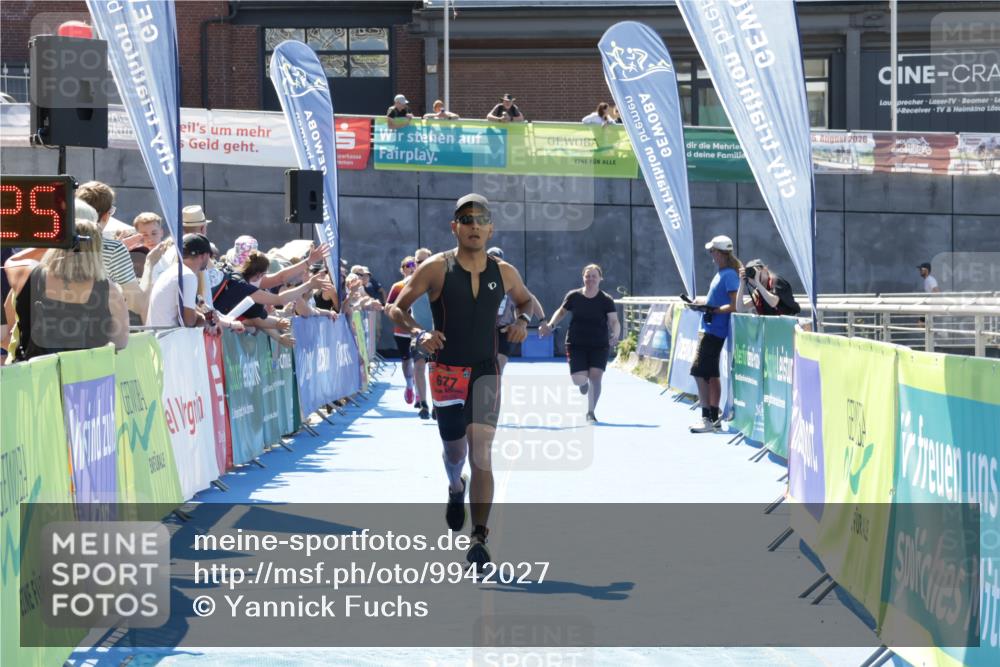 09.08.2026 - GEWOBA Citytriathlon Bremen Yannick Fuchs http://msf.ph/oto/9942027 09.08.2026 14:08:48 Ziel 662, 677, 924, 1137 meine-sportfotos.de