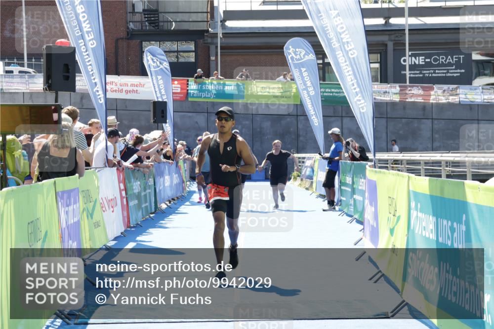 09.08.2026 - GEWOBA Citytriathlon Bremen Yannick Fuchs http://msf.ph/oto/9942029 09.08.2026 14:08:48 Ziel 662, 677, 924, 1137 meine-sportfotos.de