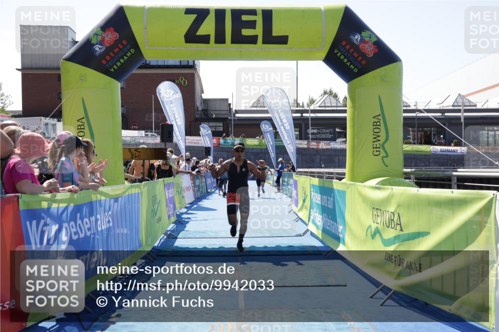 09.08.2026 - GEWOBA Citytriathlon Bremen Yannick Fuchs http://msf.ph/oto/9942033 09.08.2026 14:08:49 Ziel 677, 924, 1137 meine-sportfotos.de
