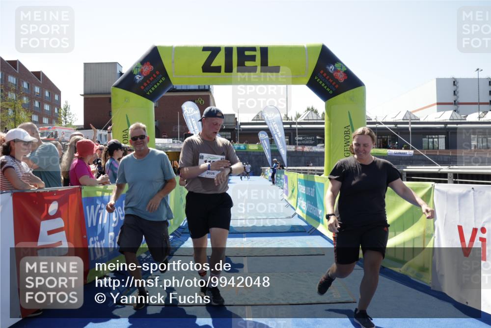 09.08.2026 - GEWOBA Citytriathlon Bremen Yannick Fuchs http://msf.ph/oto/9942048 09.08.2026 14:08:54 Ziel 677, 924, 1137 meine-sportfotos.de