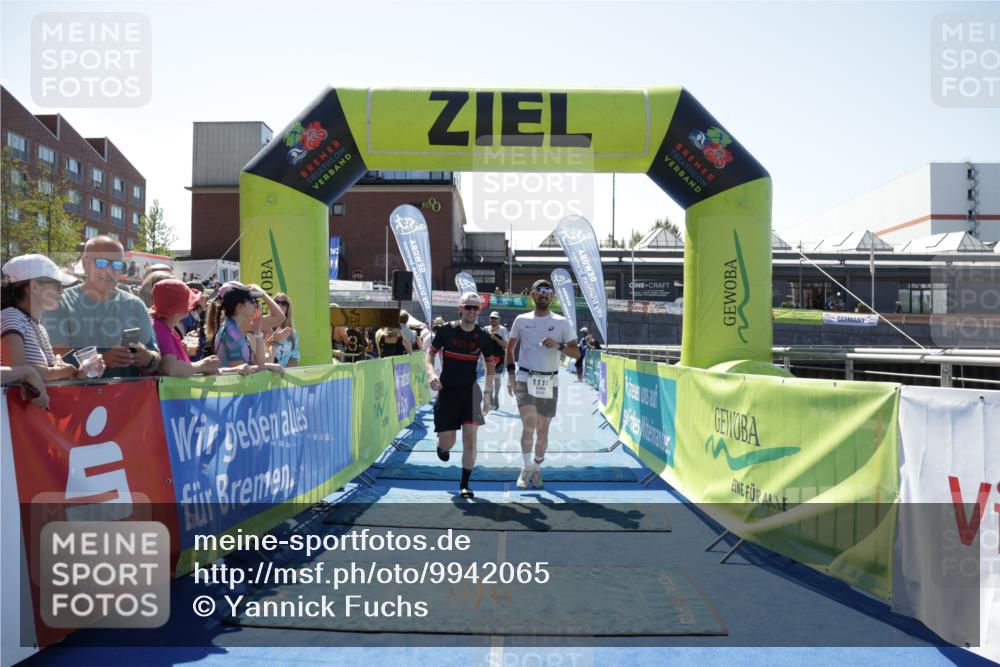 09.08.2026 - GEWOBA Citytriathlon Bremen Yannick Fuchs http://msf.ph/oto/9942065 09.08.2026 14:09:03 Ziel 647, 879, 1111 meine-sportfotos.de