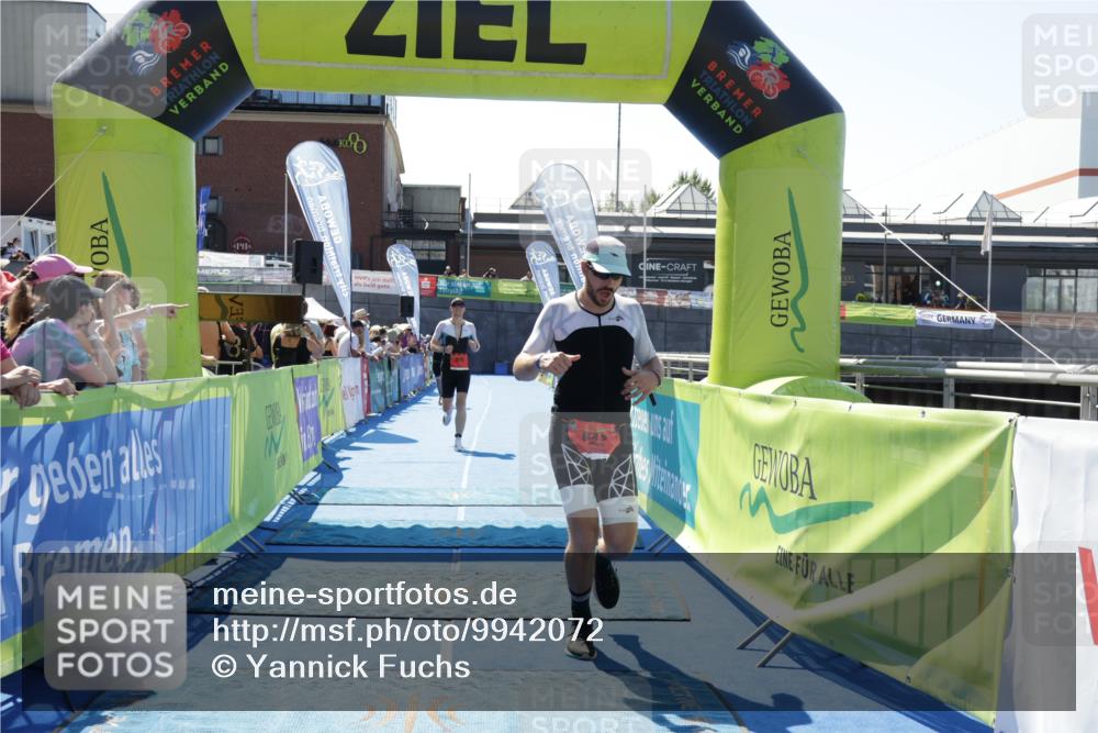 09.08.2026 - GEWOBA Citytriathlon Bremen Yannick Fuchs http://msf.ph/oto/9942072 09.08.2026 14:09:06 Ziel 647, 879, 1111 meine-sportfotos.de