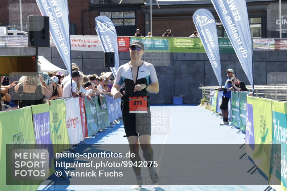 09.08.2026 - GEWOBA Citytriathlon Bremen Yannick Fuchs http://msf.ph/oto/9942075 09.08.2026 14:09:07 Ziel 643, 647, 879, 1111 meine-sportfotos.de