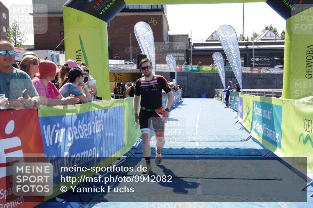 09.08.2026 - GEWOBA Citytriathlon Bremen Yannick Fuchs http://msf.ph/oto/9942082 09.08.2026 14:09:14 Ziel 643 meine-sportfotos.de