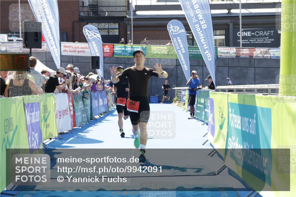 09.08.2026 - GEWOBA Citytriathlon Bremen Yannick Fuchs http://msf.ph/oto/9942091 09.08.2026 14:09:35 Ziel 594, 635 meine-sportfotos.de