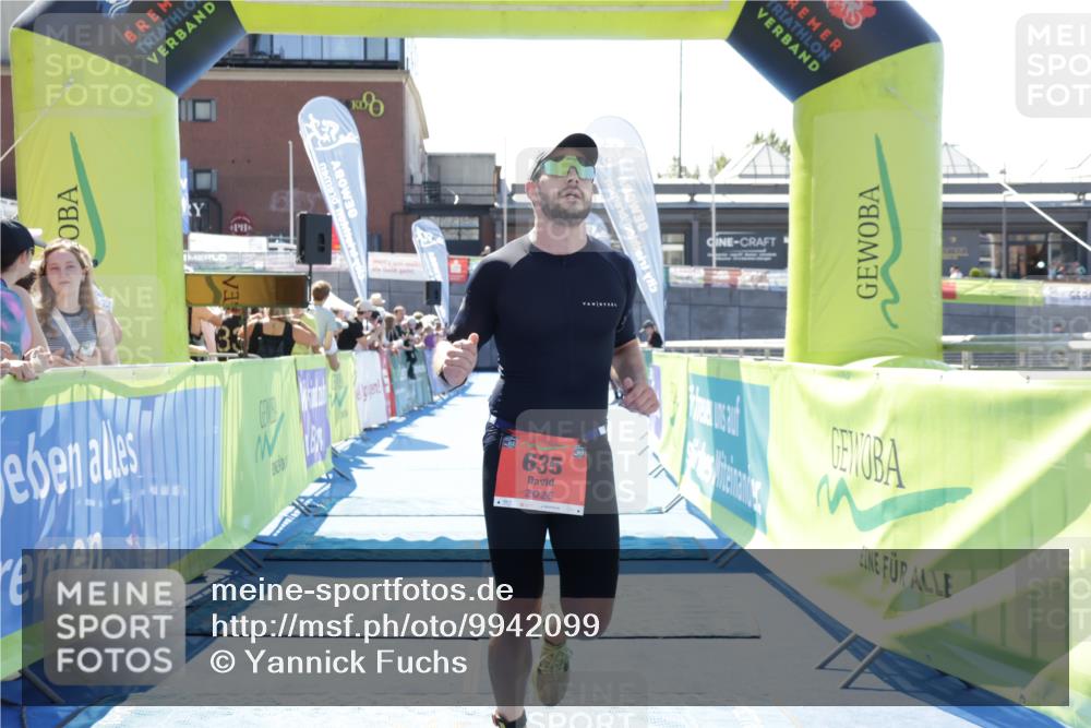 09.08.2026 - GEWOBA Citytriathlon Bremen Yannick Fuchs http://msf.ph/oto/9942099 09.08.2026 14:09:39 Ziel 594, 635 meine-sportfotos.de