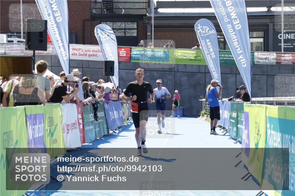 09.08.2026 - GEWOBA Citytriathlon Bremen Yannick Fuchs http://msf.ph/oto/9942103 09.08.2026 14:09:44 Ziel 820 meine-sportfotos.de