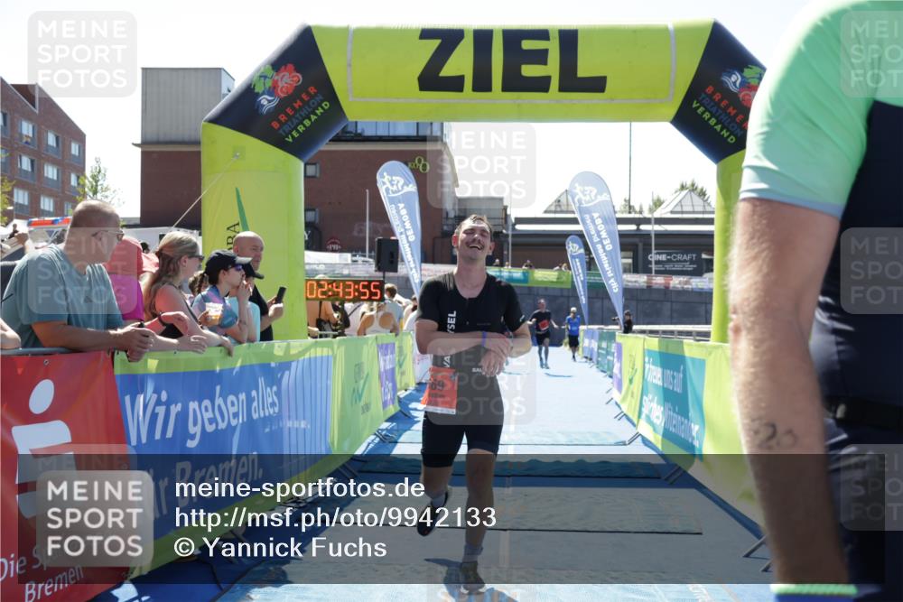 09.08.2026 - GEWOBA Citytriathlon Bremen Yannick Fuchs http://msf.ph/oto/9942133 09.08.2026 14:10:18 Ziel 566, 669, 739 meine-sportfotos.de
