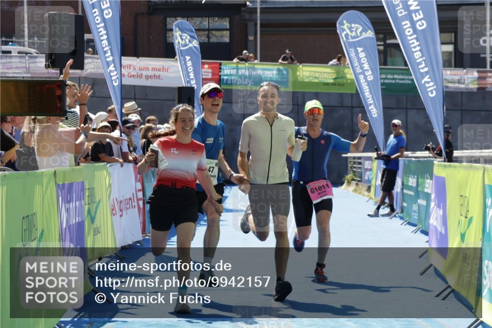 09.08.2026 - GEWOBA Citytriathlon Bremen Yannick Fuchs http://msf.ph/oto/9942157 09.08.2026 14:10:41 Ziel 707, 1011, 1011, 1147 meine-sportfotos.de