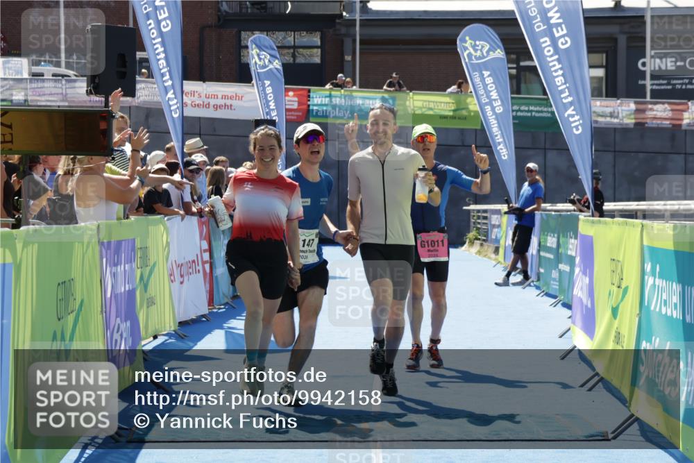 09.08.2026 - GEWOBA Citytriathlon Bremen Yannick Fuchs http://msf.ph/oto/9942158 09.08.2026 14:10:41 Ziel 707, 1011, 1011, 1147 meine-sportfotos.de