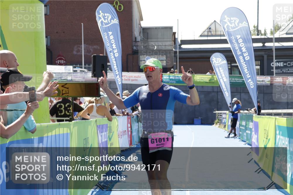 09.08.2026 - GEWOBA Citytriathlon Bremen Yannick Fuchs http://msf.ph/oto/9942171 09.08.2026 14:10:44 Ziel 1011, 1011, 1147 meine-sportfotos.de