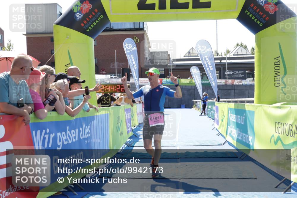 09.08.2026 - GEWOBA Citytriathlon Bremen Yannick Fuchs http://msf.ph/oto/9942173 09.08.2026 14:10:45 Ziel 1011, 1011, 1147 meine-sportfotos.de