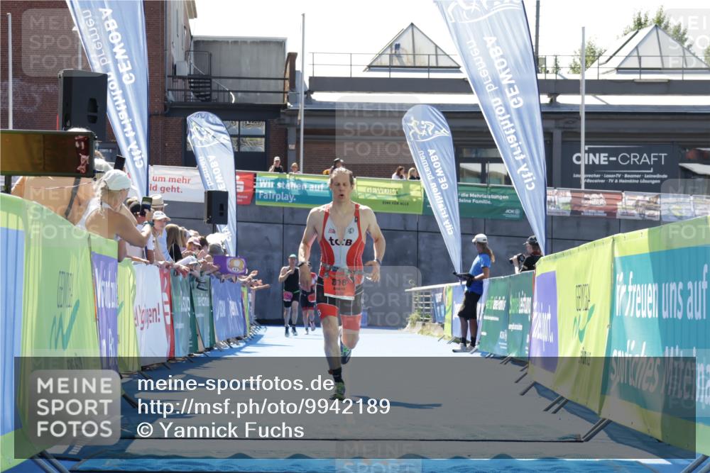 09.08.2026 - GEWOBA Citytriathlon Bremen Yannick Fuchs http://msf.ph/oto/9942189 09.08.2026 14:11:27 Ziel 818 meine-sportfotos.de