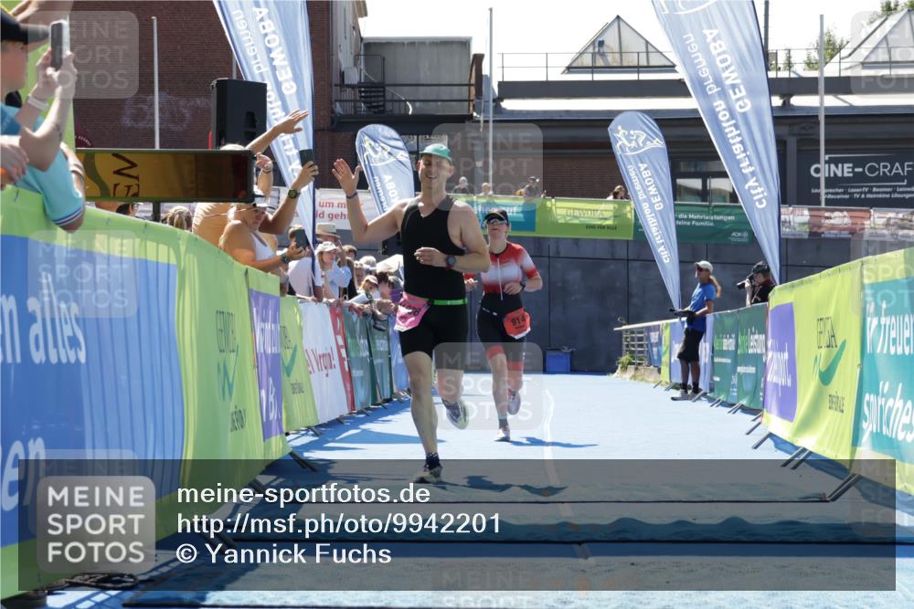 09.08.2026 - GEWOBA Citytriathlon Bremen Yannick Fuchs http://msf.ph/oto/9942201 09.08.2026 14:11:35 Ziel 914, 1008, 1008 meine-sportfotos.de