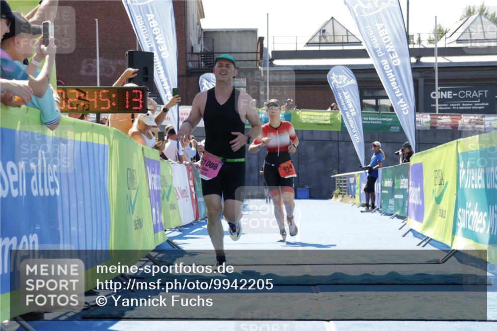 09.08.2026 - GEWOBA Citytriathlon Bremen Yannick Fuchs http://msf.ph/oto/9942205 09.08.2026 14:11:36 Ziel 914, 1008, 1008 meine-sportfotos.de