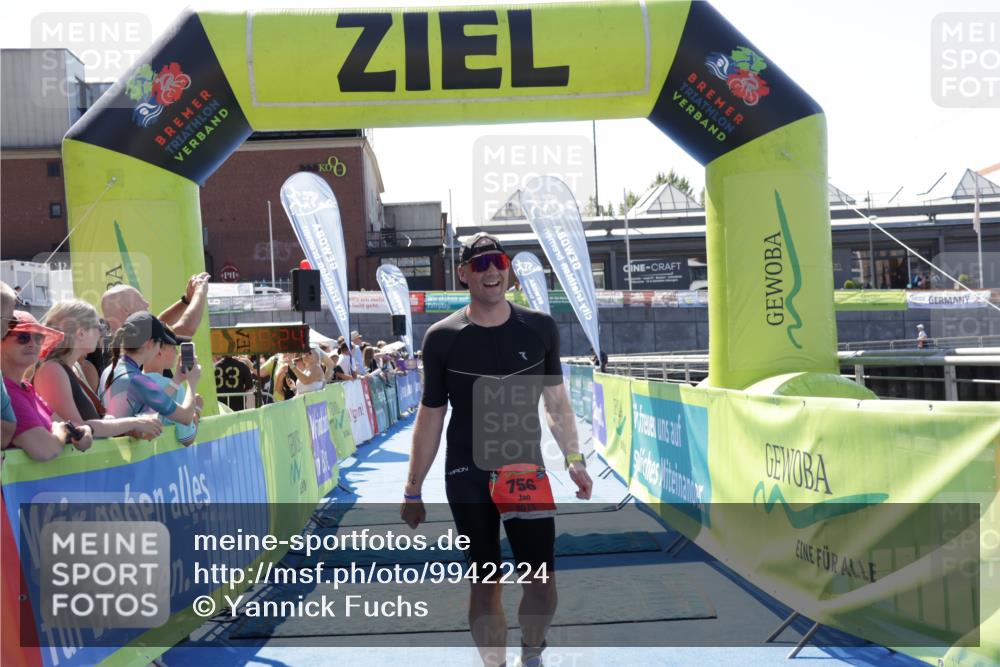 09.08.2026 - GEWOBA Citytriathlon Bremen Yannick Fuchs http://msf.ph/oto/9942224 09.08.2026 14:11:47 Ziel 756 meine-sportfotos.de