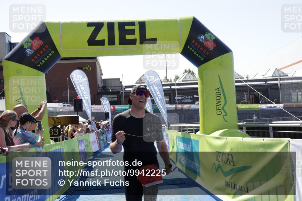 09.08.2026 - GEWOBA Citytriathlon Bremen Yannick Fuchs http://msf.ph/oto/9942225 09.08.2026 14:11:47 Ziel 756 meine-sportfotos.de