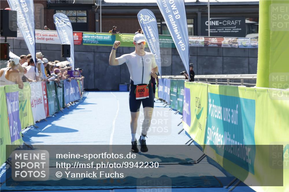 09.08.2026 - GEWOBA Citytriathlon Bremen Yannick Fuchs http://msf.ph/oto/9942230 09.08.2026 14:12:03 Ziel 600 meine-sportfotos.de