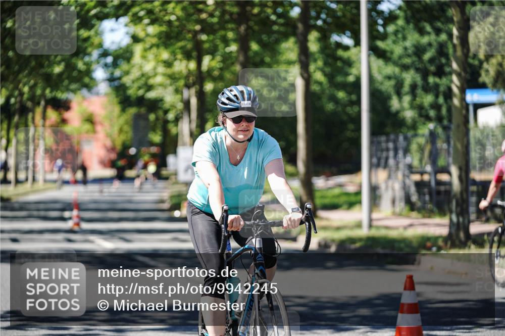 09.08.2026 - GEWOBA Citytriathlon Bremen Michael Burmester http://msf.ph/oto/9942245 09.08.2026 14:25:35 Radfahren 140, 333, 445 meine-sportfotos.de
