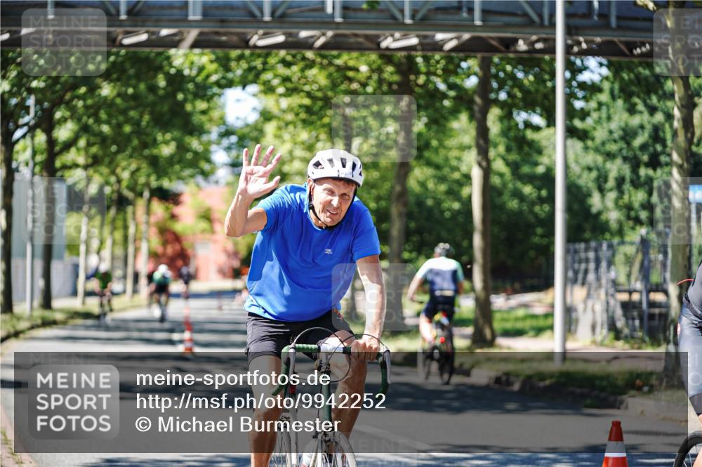 09.08.2026 - GEWOBA Citytriathlon Bremen Michael Burmester http://msf.ph/oto/9942252 09.08.2026 14:25:45 Radfahren 78, 140, 184, 445, 464 meine-sportfotos.de