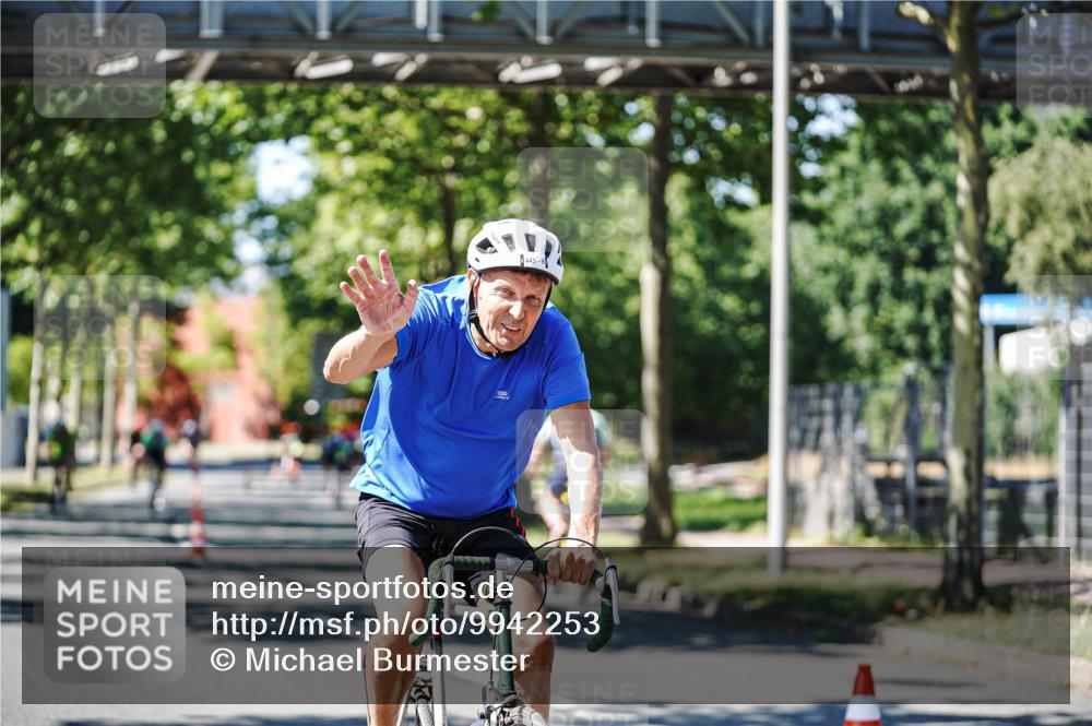 09.08.2026 - GEWOBA Citytriathlon Bremen Michael Burmester http://msf.ph/oto/9942253 09.08.2026 14:25:45 Radfahren 78, 140, 184, 445, 464 meine-sportfotos.de