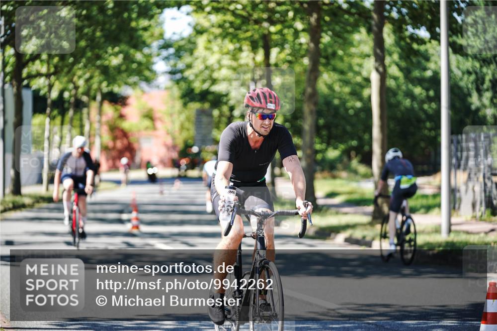 09.08.2026 - GEWOBA Citytriathlon Bremen Michael Burmester http://msf.ph/oto/9942262 09.08.2026 14:25:52 Radfahren 78, 140, 184, 185, 189, 387, 445, 464, 474 meine-sportfotos.de