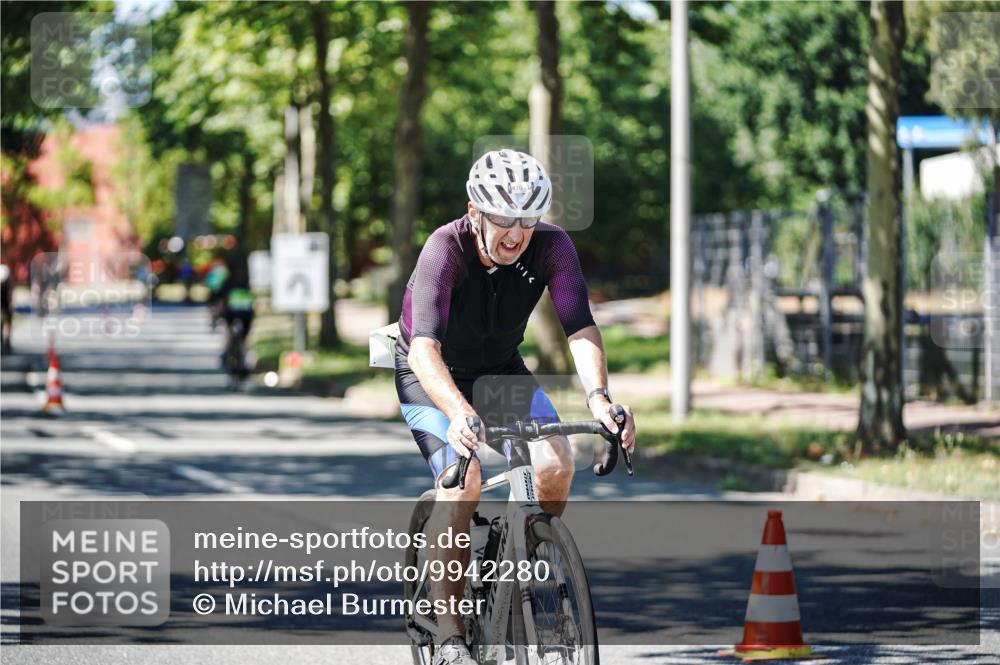 09.08.2026 - GEWOBA Citytriathlon Bremen Michael Burmester http://msf.ph/oto/9942280 09.08.2026 14:26:06 Radfahren 185, 189, 366, 387, 392, 406, 459, 474, 476, 506 meine-sportfotos.de