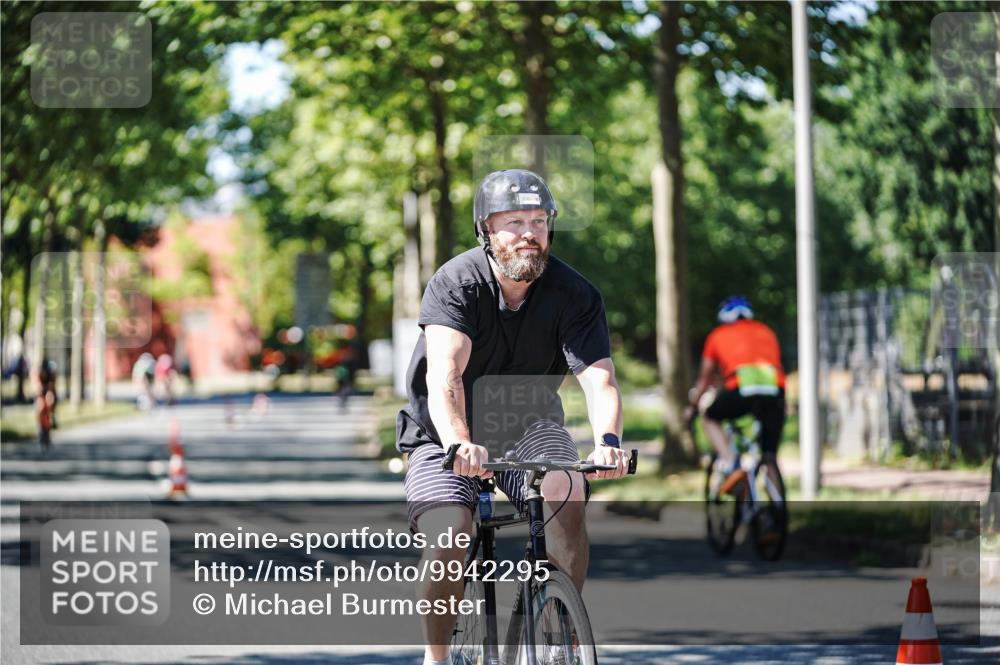 09.08.2026 - GEWOBA Citytriathlon Bremen Michael Burmester http://msf.ph/oto/9942295 09.08.2026 14:26:16 Radfahren 51, 176, 366, 392, 459, 497, 506 meine-sportfotos.de