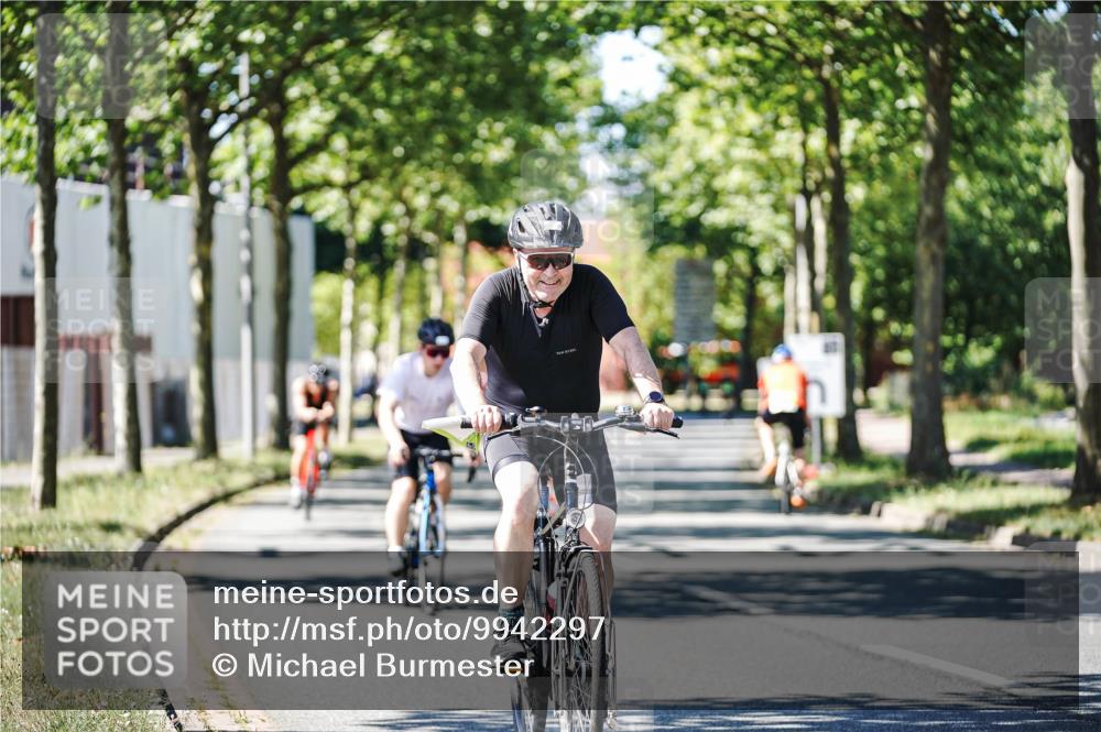 09.08.2026 - GEWOBA Citytriathlon Bremen Michael Burmester http://msf.ph/oto/9942297 09.08.2026 14:26:19 Radfahren 32, 51, 176, 366, 392, 459, 497, 506 meine-sportfotos.de