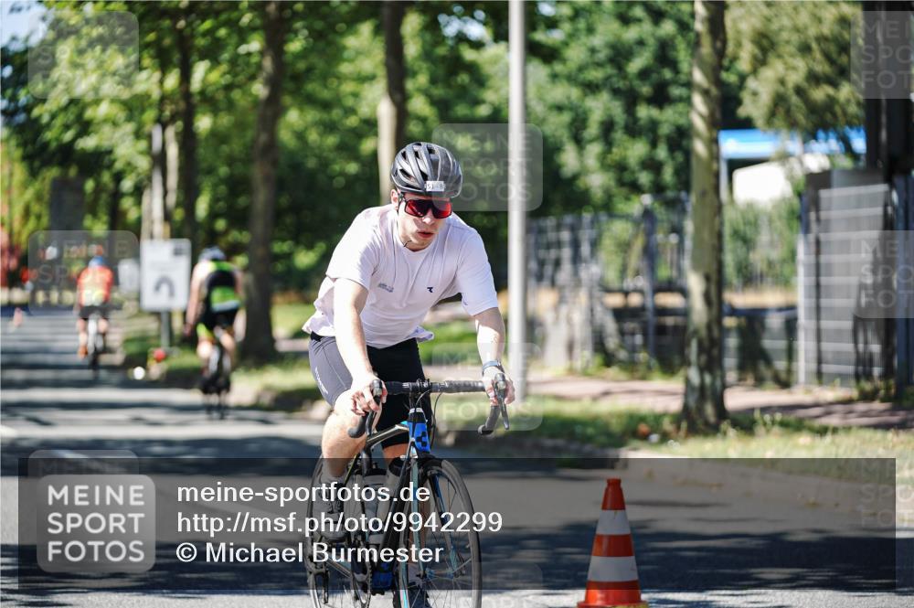 09.08.2026 - GEWOBA Citytriathlon Bremen Michael Burmester http://msf.ph/oto/9942299 09.08.2026 14:26:20 Radfahren 32, 51, 176, 366, 392, 459, 497, 506 meine-sportfotos.de