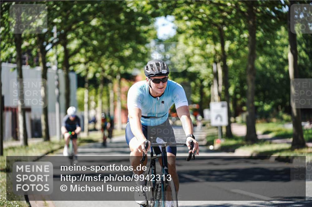 09.08.2026 - GEWOBA Citytriathlon Bremen Michael Burmester http://msf.ph/oto/9942313 09.08.2026 14:26:32 Radfahren 15, 16, 29, 32, 51, 176, 178, 408, 497 meine-sportfotos.de