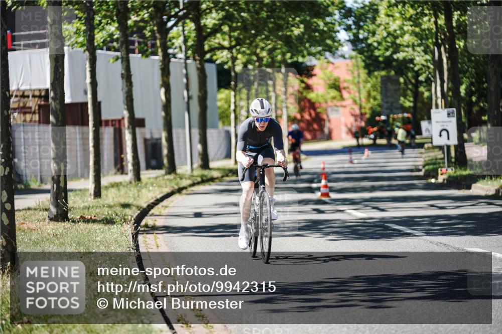 09.08.2026 - GEWOBA Citytriathlon Bremen Michael Burmester http://msf.ph/oto/9942315 09.08.2026 14:26:33 Radfahren 15, 16, 29, 32, 176, 178, 408, 497 meine-sportfotos.de