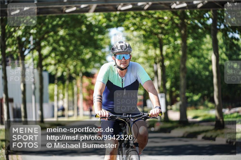 09.08.2026 - GEWOBA Citytriathlon Bremen Michael Burmester http://msf.ph/oto/9942326 09.08.2026 14:26:39 Radfahren 15, 16, 29, 178, 408, 475, 504 meine-sportfotos.de