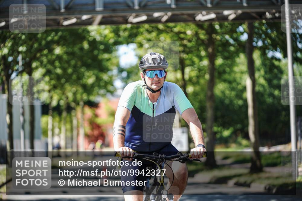 09.08.2026 - GEWOBA Citytriathlon Bremen Michael Burmester http://msf.ph/oto/9942327 09.08.2026 14:26:39 Radfahren 15, 16, 29, 178, 408, 475, 504 meine-sportfotos.de