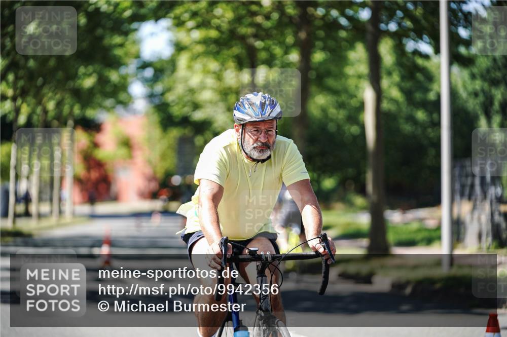 09.08.2026 - GEWOBA Citytriathlon Bremen Michael Burmester http://msf.ph/oto/9942356 09.08.2026 14:27:14 Radfahren 1, 59, 156, 427, 447, 461 meine-sportfotos.de