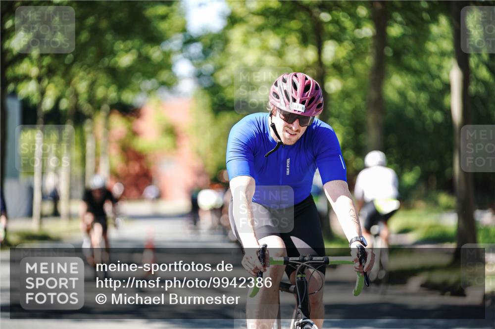 09.08.2026 - GEWOBA Citytriathlon Bremen Michael Burmester http://msf.ph/oto/9942386 09.08.2026 14:28:17 Radfahren 41, 67, 72, 85, 100, 113, 119, 168 meine-sportfotos.de