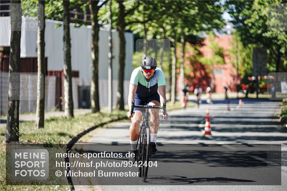 09.08.2026 - GEWOBA Citytriathlon Bremen Michael Burmester http://msf.ph/oto/9942404 09.08.2026 14:28:37 Radfahren 11, 50, 77, 155, 168 meine-sportfotos.de