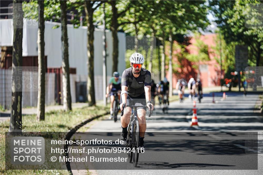 09.08.2026 - GEWOBA Citytriathlon Bremen Michael Burmester http://msf.ph/oto/9942416 09.08.2026 14:28:51 Radfahren 13, 33, 50, 68, 71, 84, 97, 109, 114, 124, 129, 150, 155, 350, 498 meine-sportfotos.de