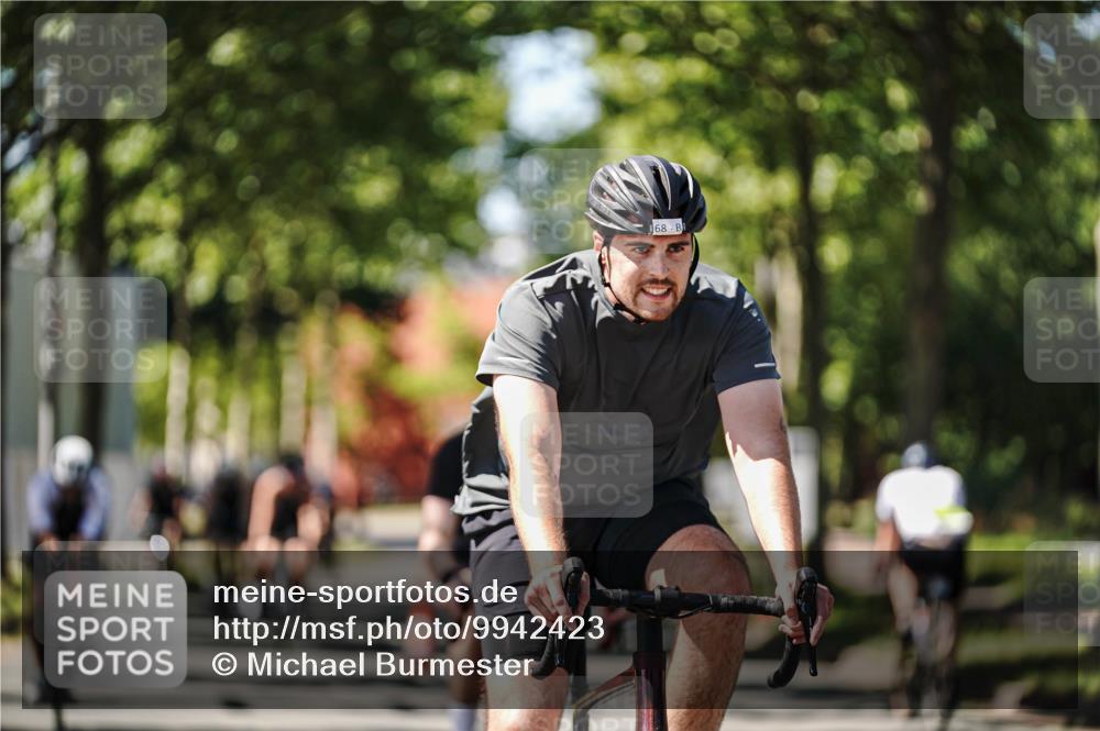 09.08.2026 - GEWOBA Citytriathlon Bremen Michael Burmester http://msf.ph/oto/9942423 09.08.2026 14:28:56 Radfahren 13, 33, 46, 50, 68, 71, 84, 97, 109, 114, 117, 124, 129, 150, 162, 350, 498 meine-sportfotos.de