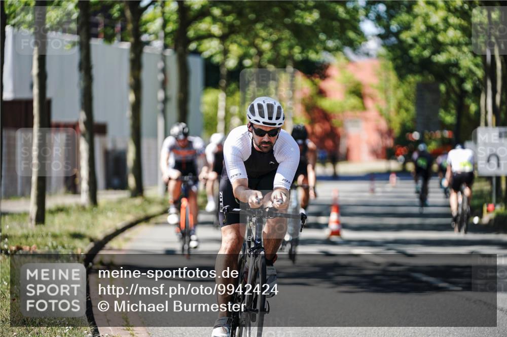 09.08.2026 - GEWOBA Citytriathlon Bremen Michael Burmester http://msf.ph/oto/9942424 09.08.2026 14:28:57 Radfahren 13, 33, 46, 50, 68, 71, 84, 97, 109, 114, 117, 124, 129, 150, 162, 350, 498 meine-sportfotos.de