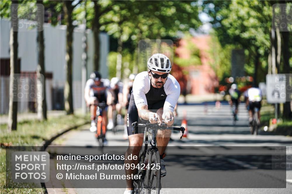 09.08.2026 - GEWOBA Citytriathlon Bremen Michael Burmester http://msf.ph/oto/9942425 09.08.2026 14:28:57 Radfahren 13, 33, 46, 50, 68, 71, 84, 97, 109, 114, 117, 124, 129, 150, 162, 350, 498 meine-sportfotos.de