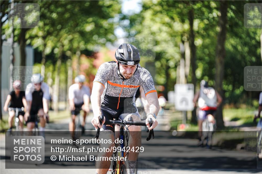 09.08.2026 - GEWOBA Citytriathlon Bremen Michael Burmester http://msf.ph/oto/9942429 09.08.2026 14:28:59 Radfahren 13, 33, 46, 68, 71, 84, 97, 114, 117, 124, 129, 150, 154, 162, 350, 498 meine-sportfotos.de